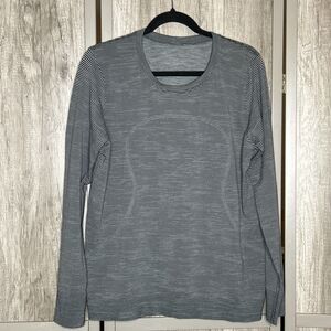 Lululemon Swiftly Tech Top Women Size 12 Striped Long Sleeves Gray